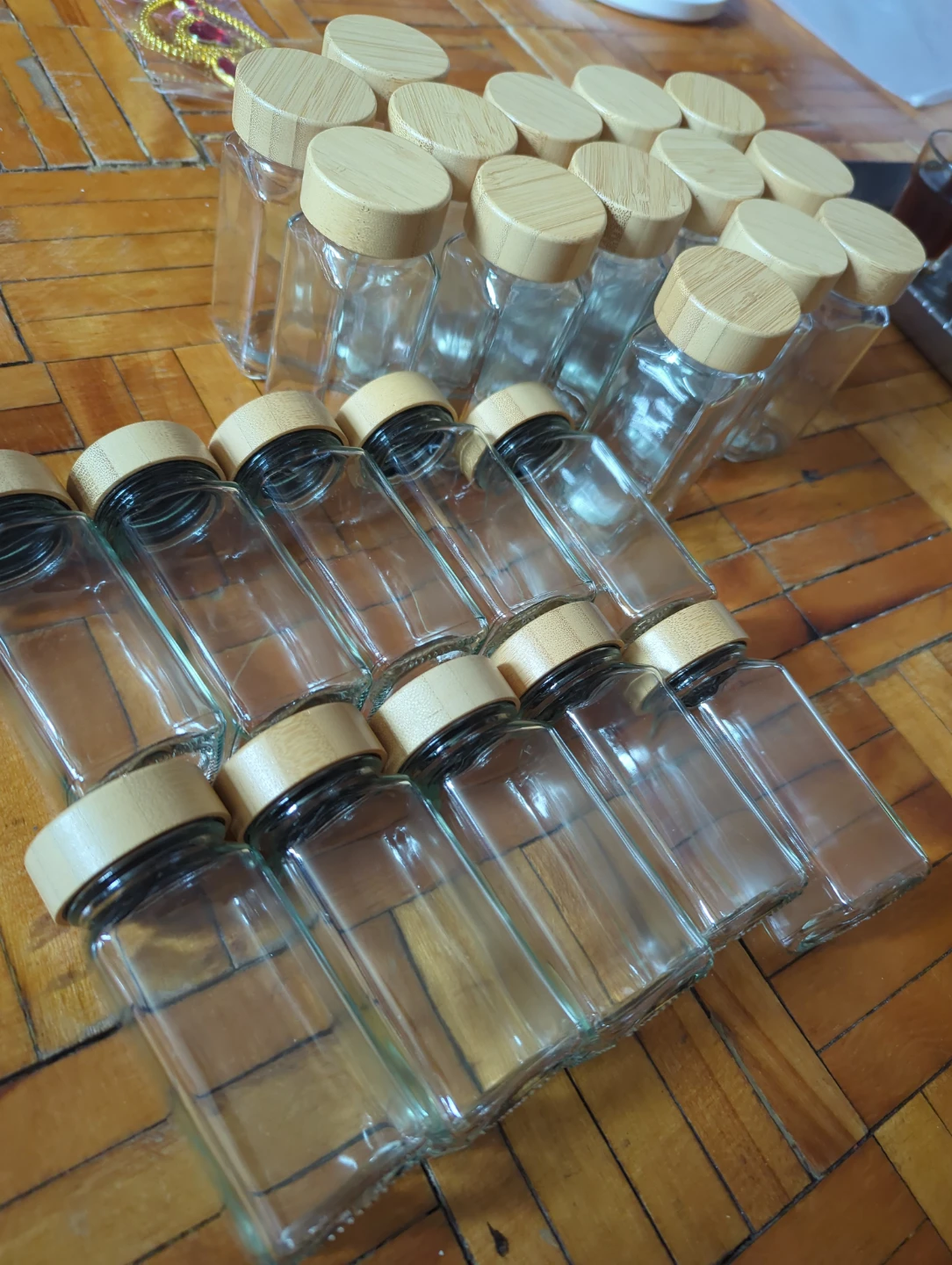 Set of 24 Glass Spice Jars with Bamboo Lids Brand New!!