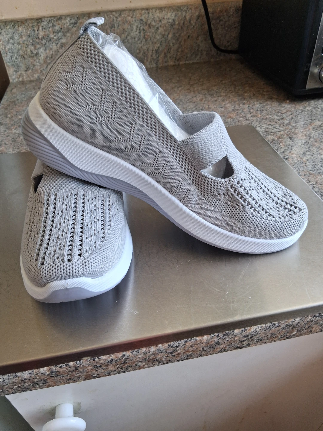 Grey Knit Slip-On Shoes, size 8. Brand new! - photo 2