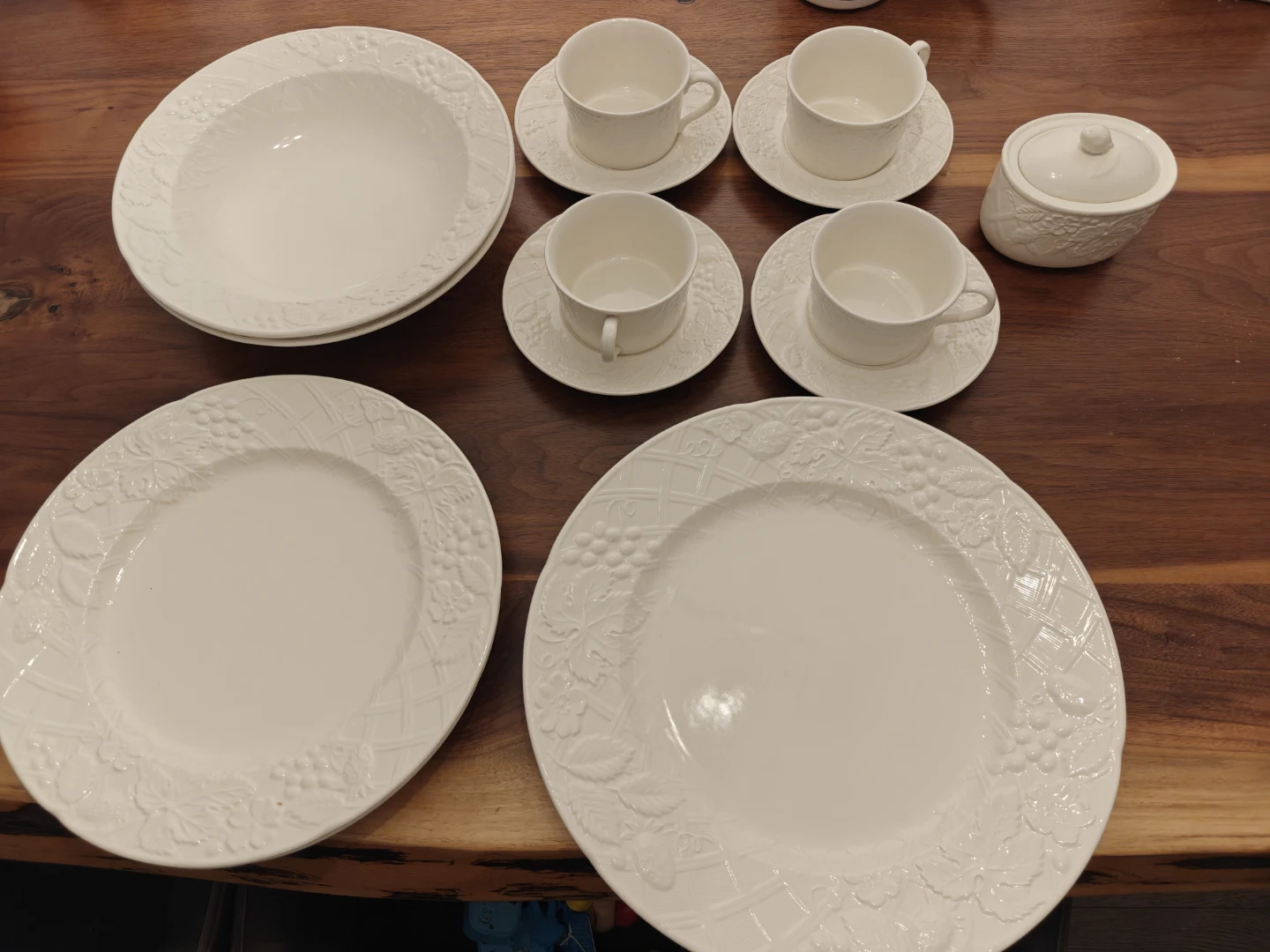 Mikasa English Countryside Dinnerware Set