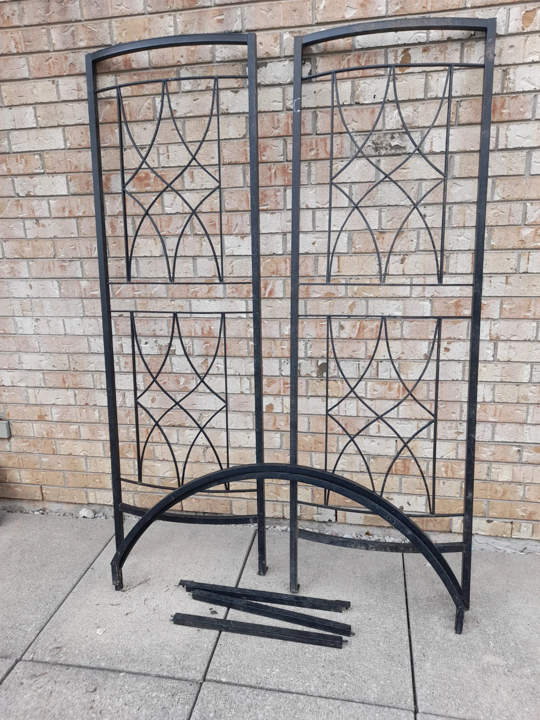 Black Metal Garden Arch Trellis