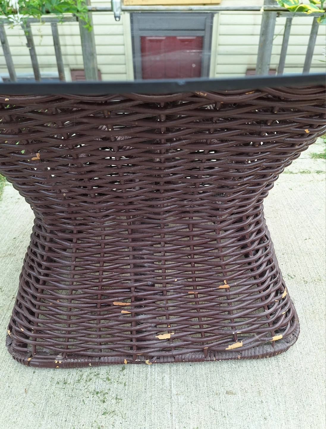 Round Glass Top Coffee Table with Wicker Base ⚽ - photo 5
