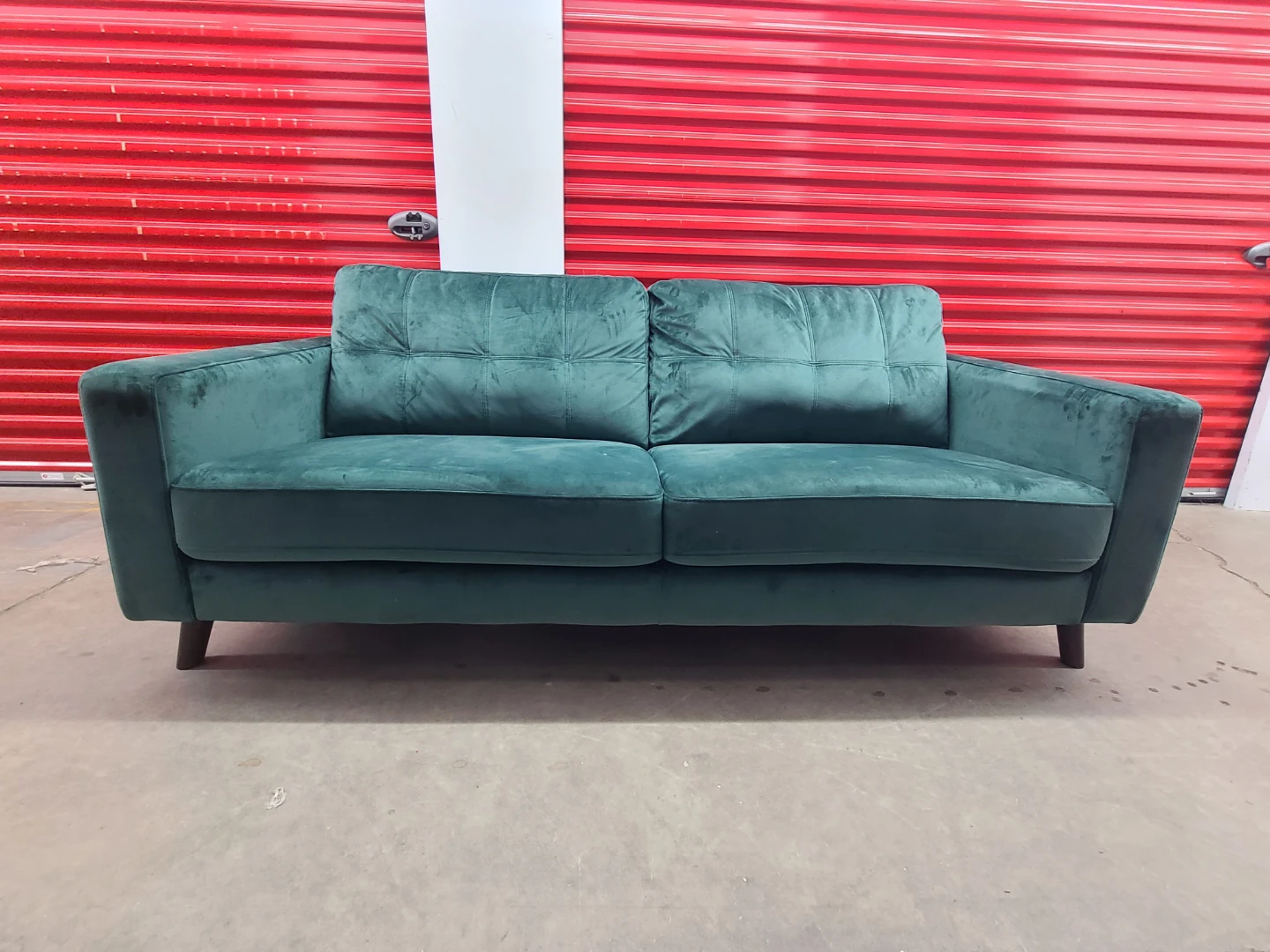🇨🇦  Emerald  Green Velvet  Sofa - photo 4