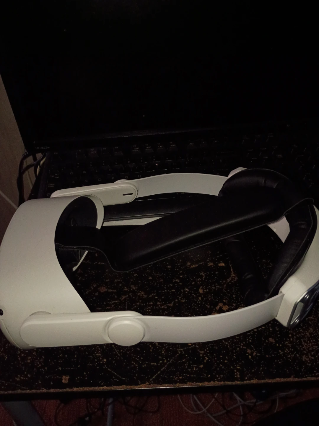 3 VR Headsets (Oculus Rift S, Quest 1 and 2) - photo 3
