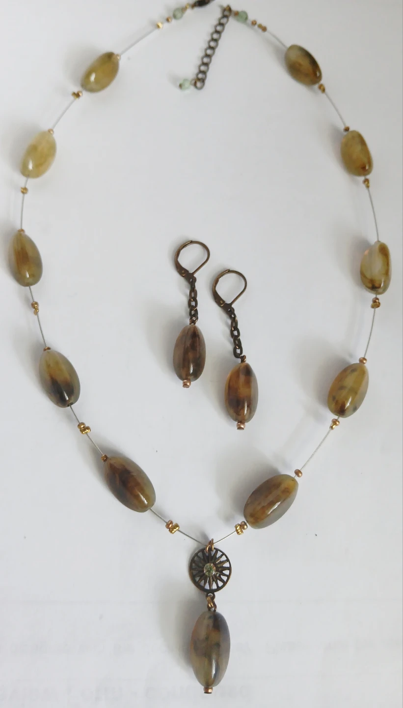 Beaded Necklace and Earrings Set - photo 2
