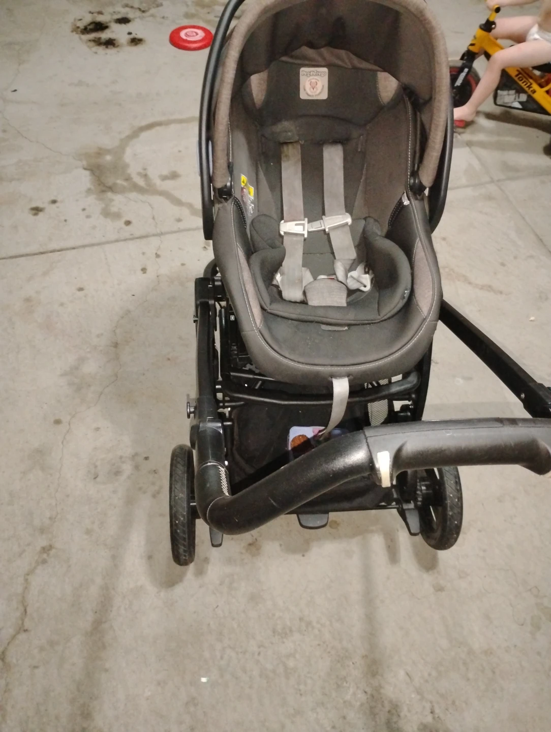 Peg Perego Stroller with Car Seat and it has just the seat too - photo 4