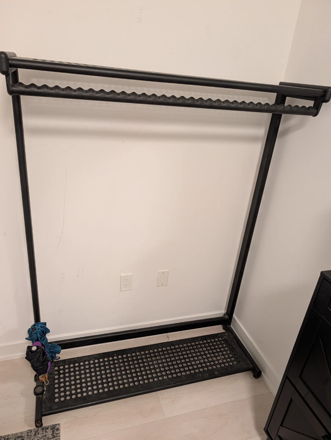 Black Metal Clothing Rack with Shelf