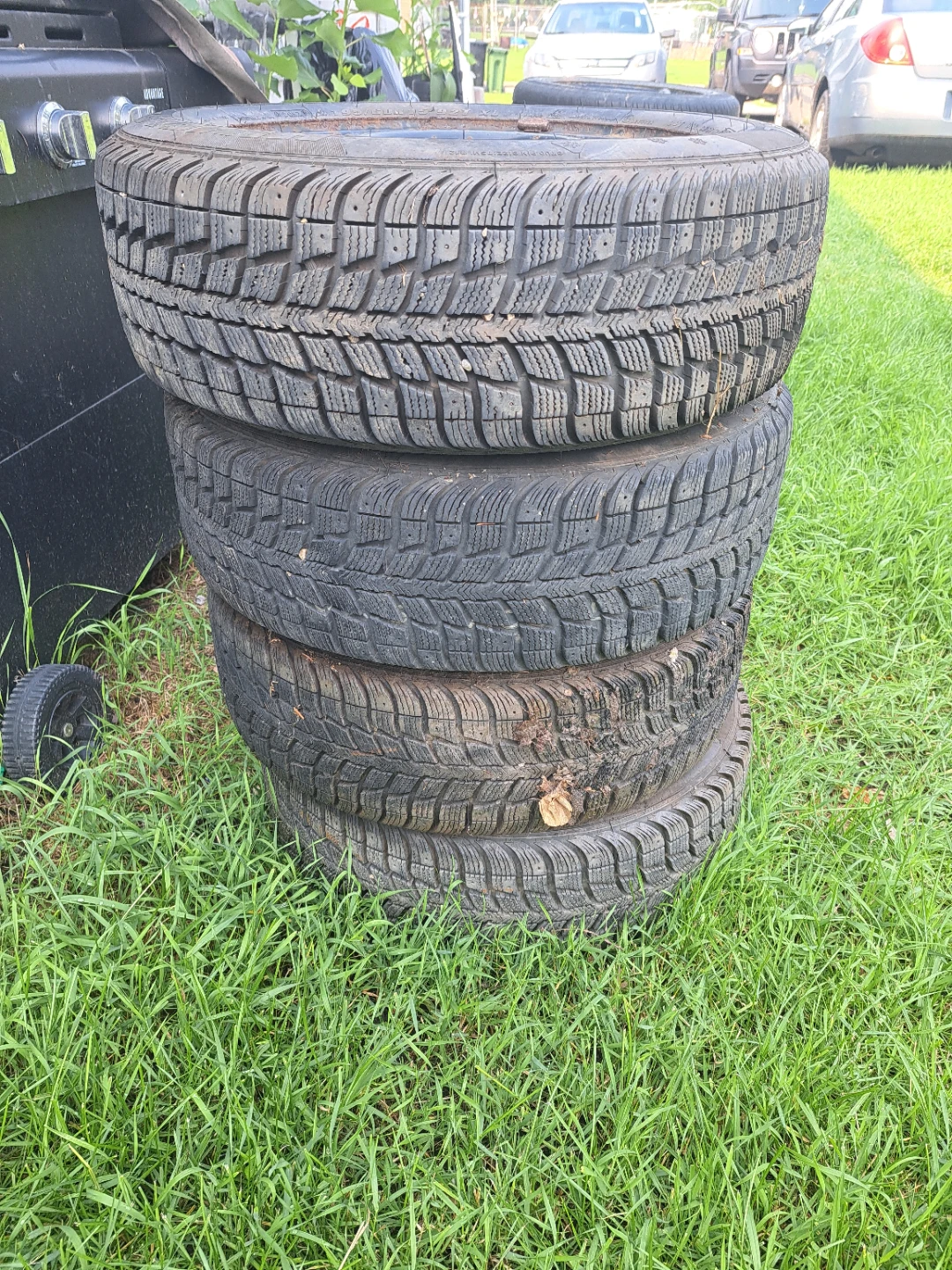 Four 195/60R15 XL Winter Tires on Rims