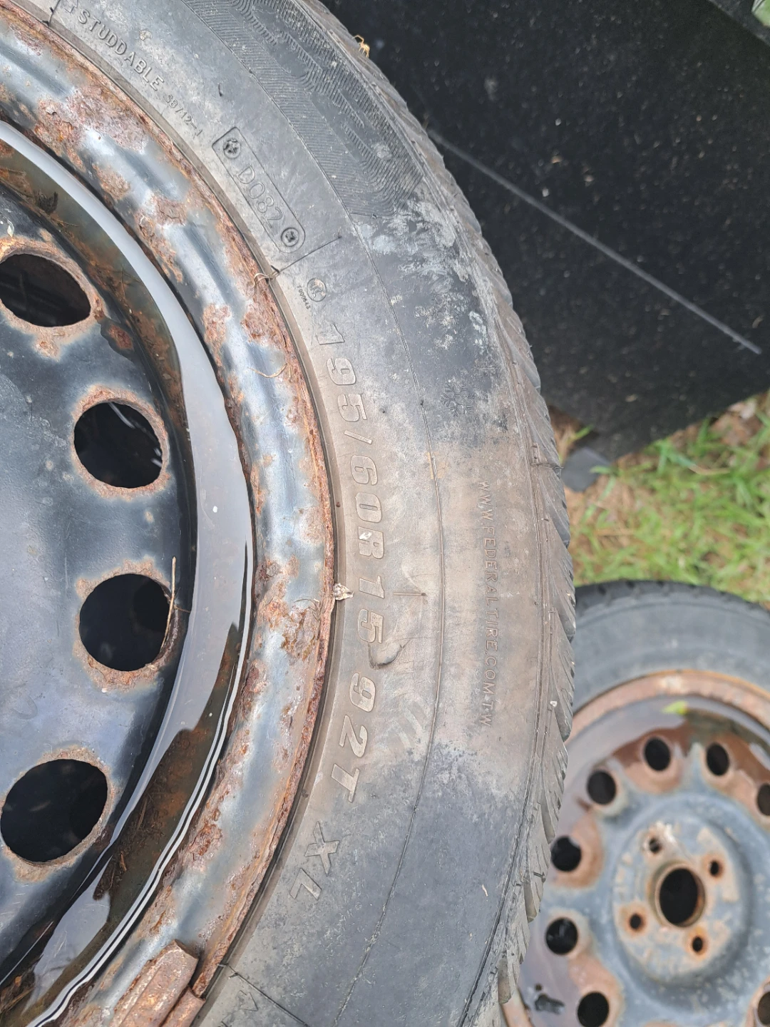 Four 195/60R15 XL Winter Tires on Rims - photo 2