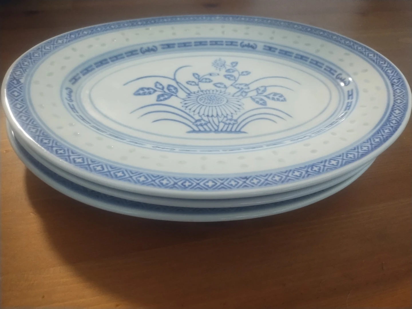 Set of 3 Blue and White Chinese Rice Pattern Plates - photo 2