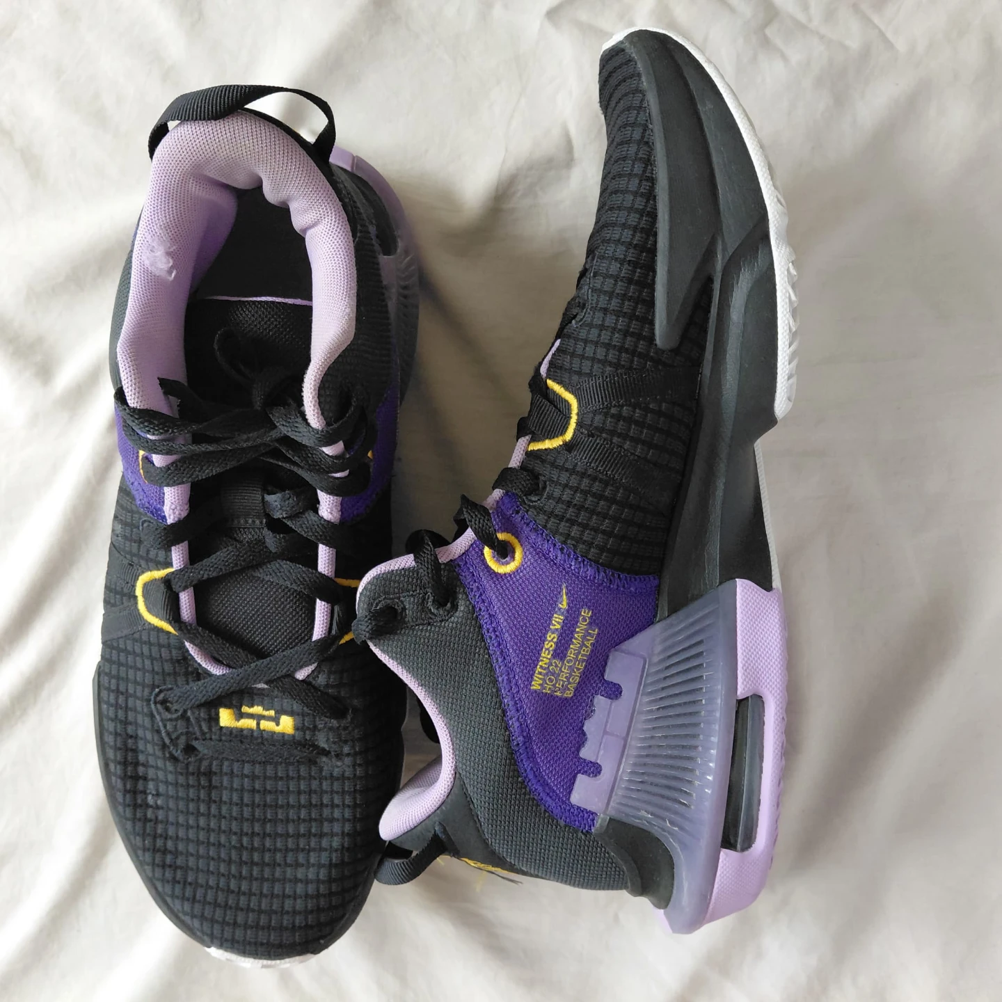 Nike LeBron Witness 5 Basketball Shoes - photo 4