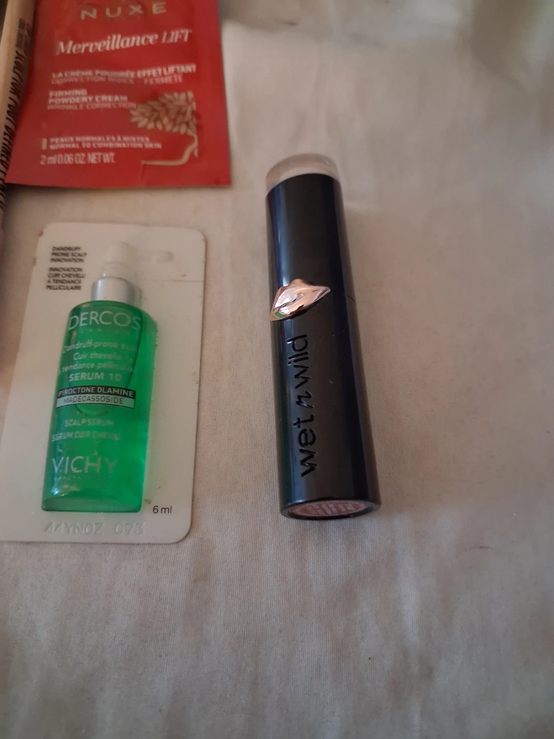 Wet n Wild Lipstick - Red - photo 2