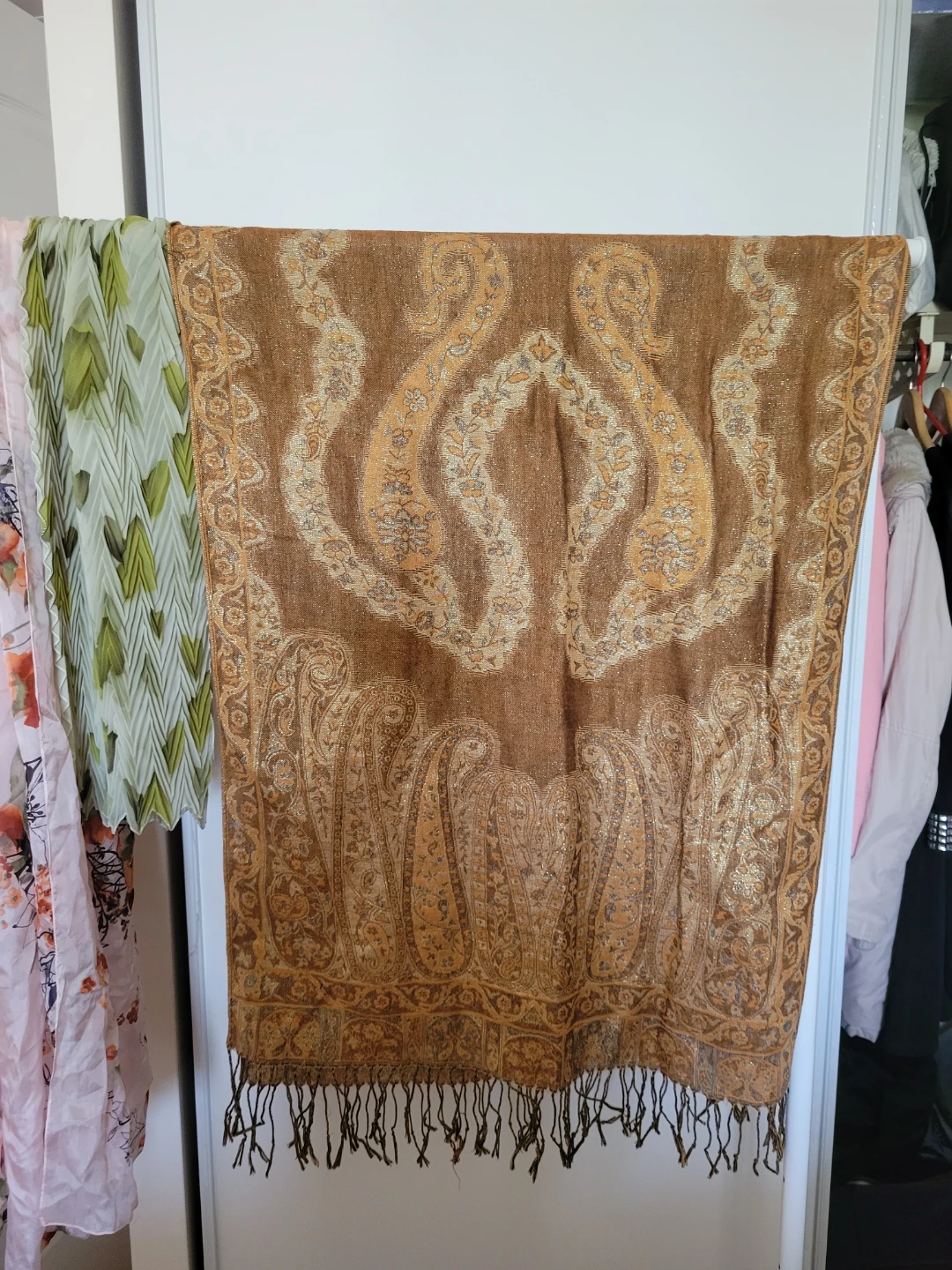 Brown paisley print scarf with fringe - photo 4