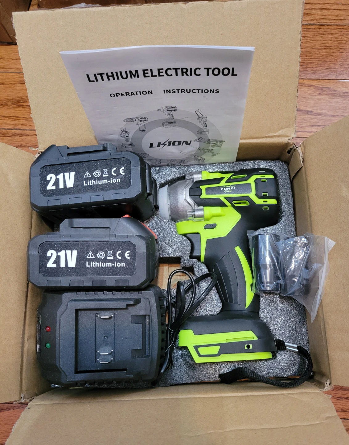NEW Impact Wrench w/2 batteries 4.0Ah & 2 Sockets
