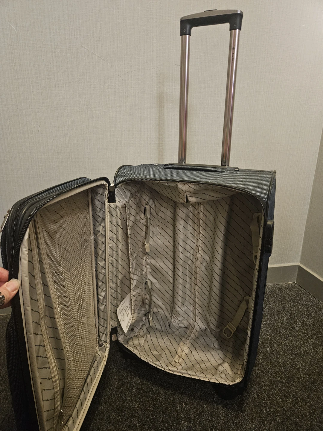 Travel Lux Rolling cabin Size  Suitcase - photo 2