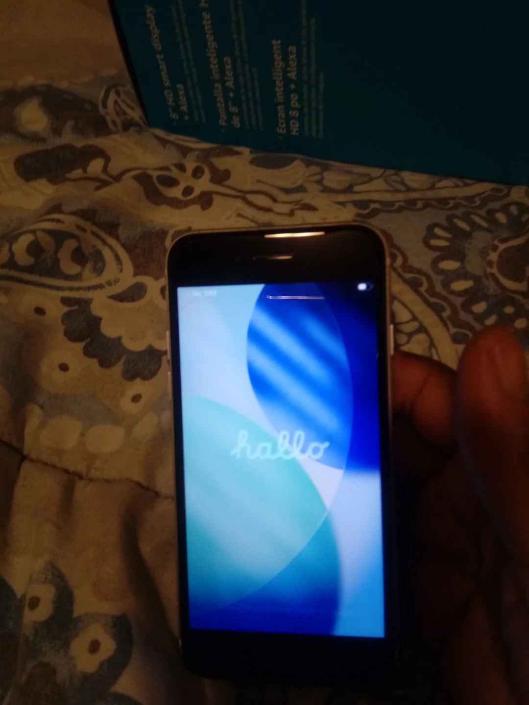 Apple iPhone SE (7rd Gen) Smart Display