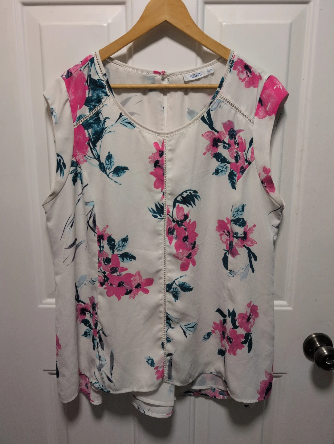 RICKI'S Floral Sleeveless Top XL