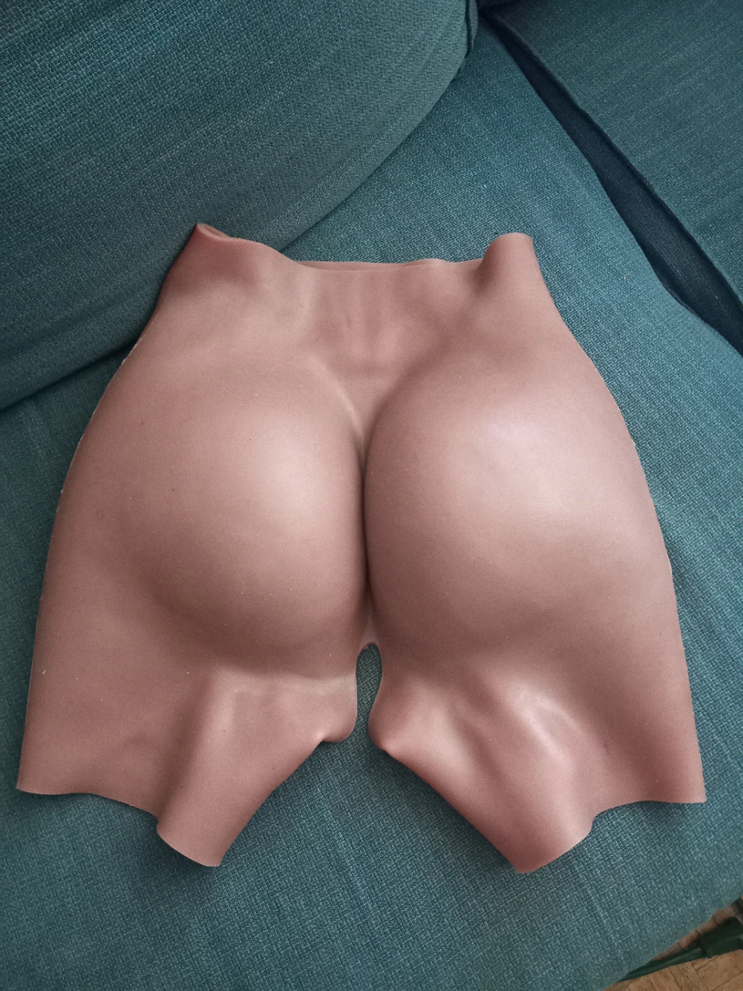 Silicone buttocks enhancer - photo 2