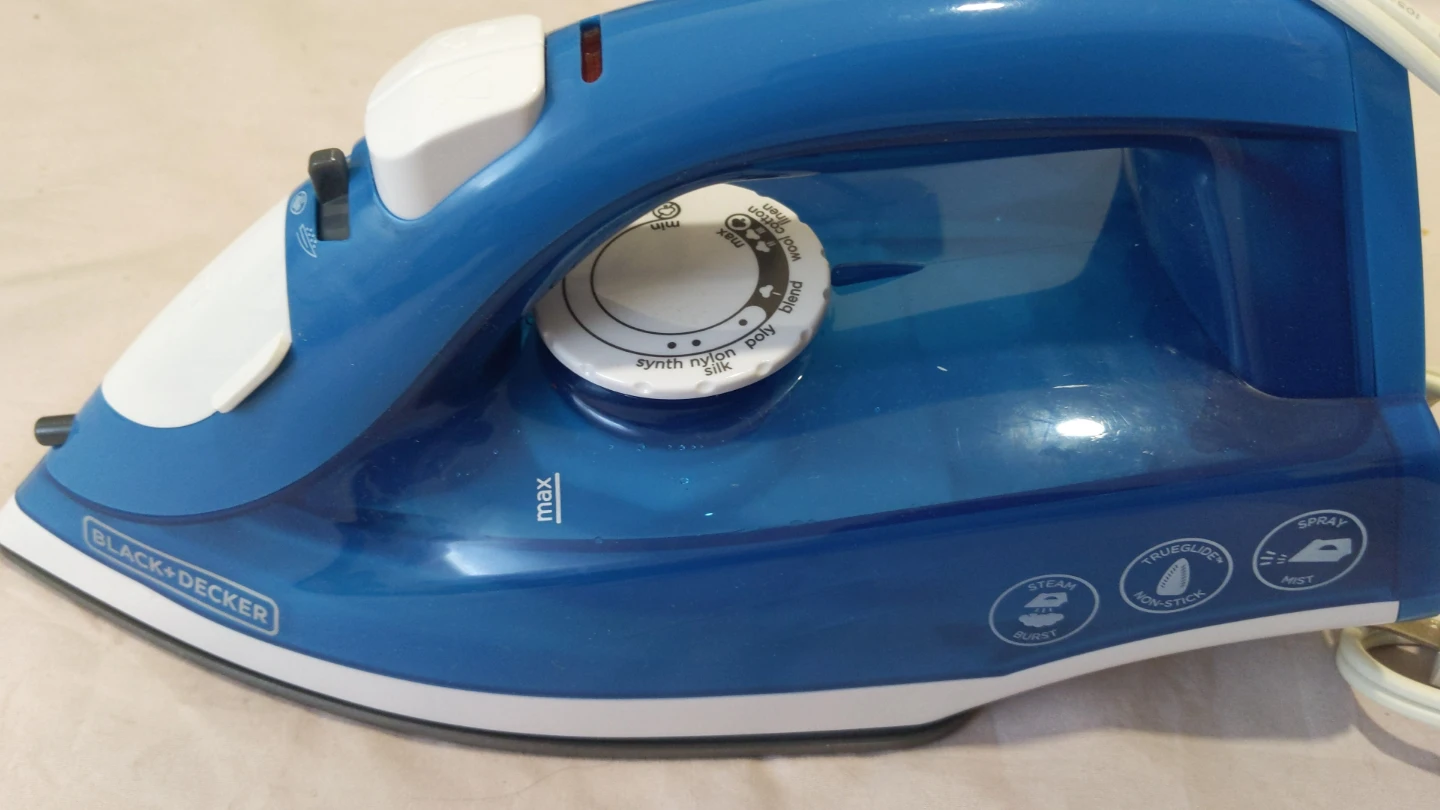 Black+Decker Blue Steam Iron - photo 2