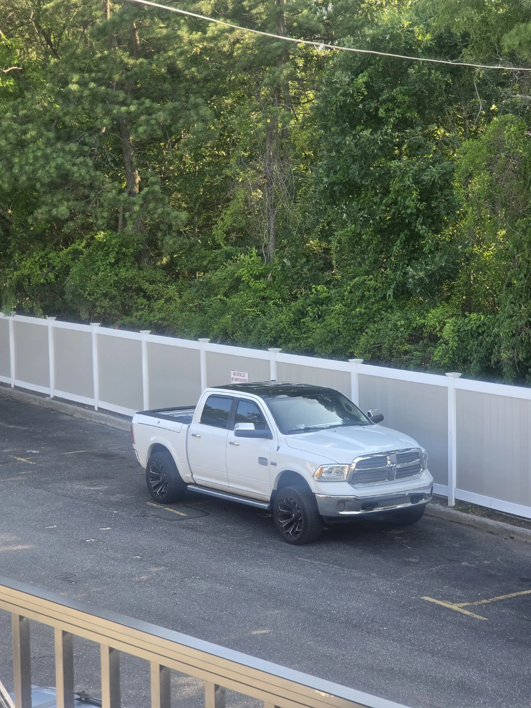 White Ram Truck with Custom Wheels - photo 4