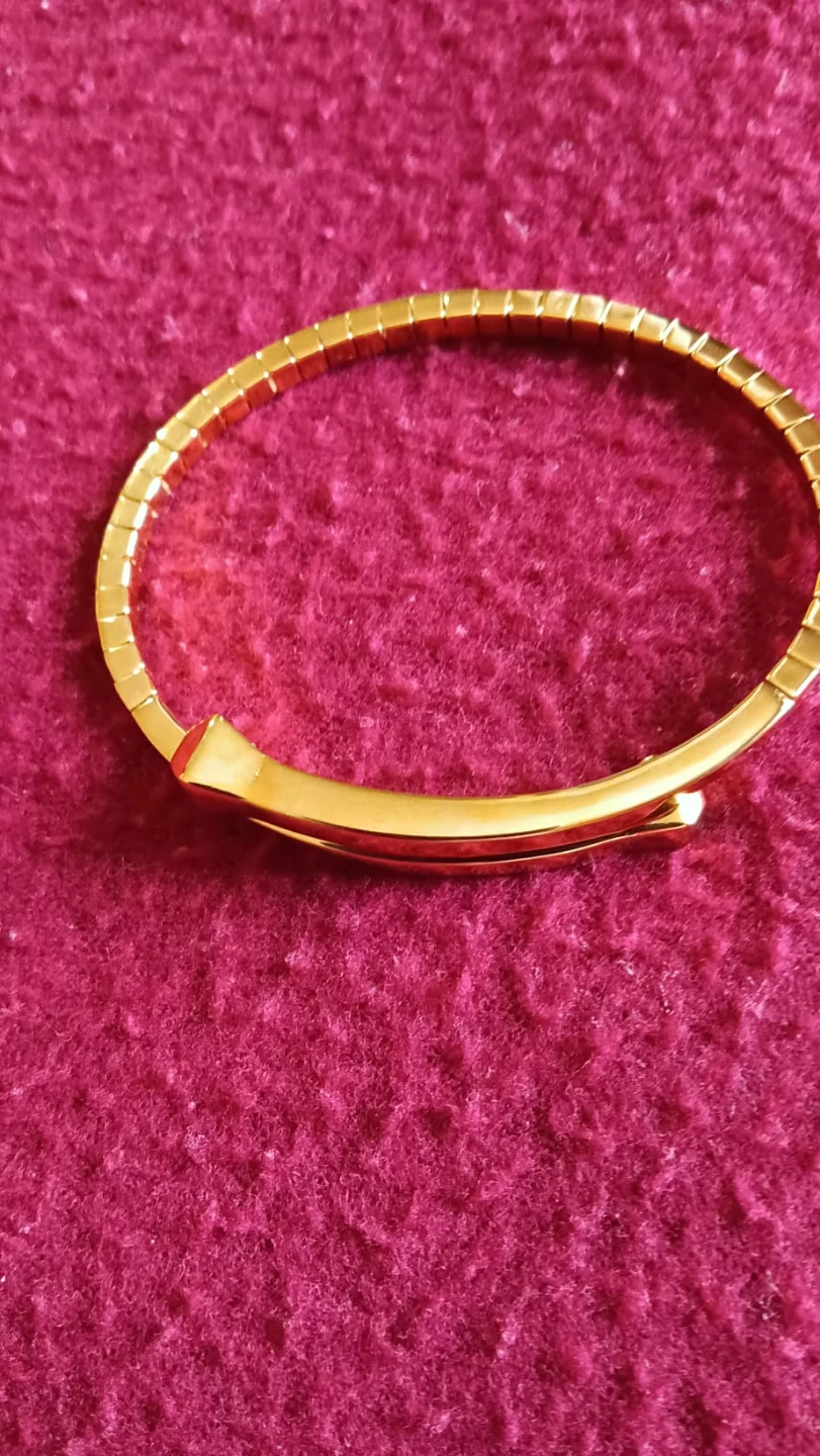 Gucci Gold Tone Flex Bracelet Size 16