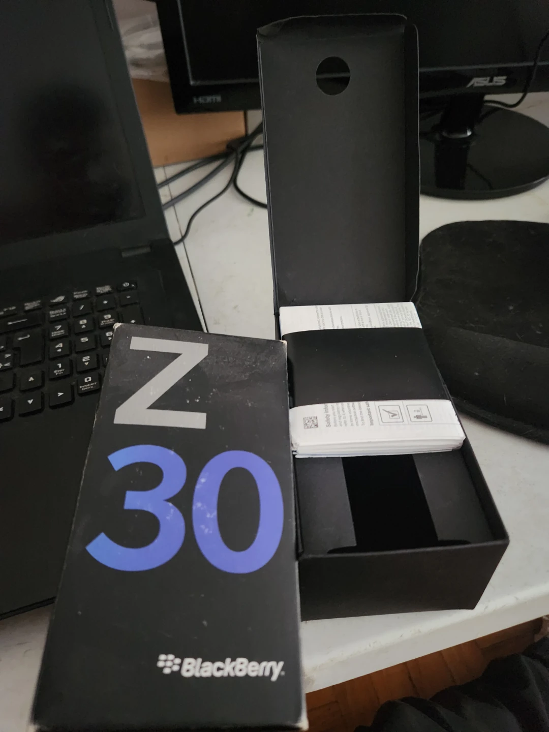 BlackBerry Z30 Smartphone - Box only