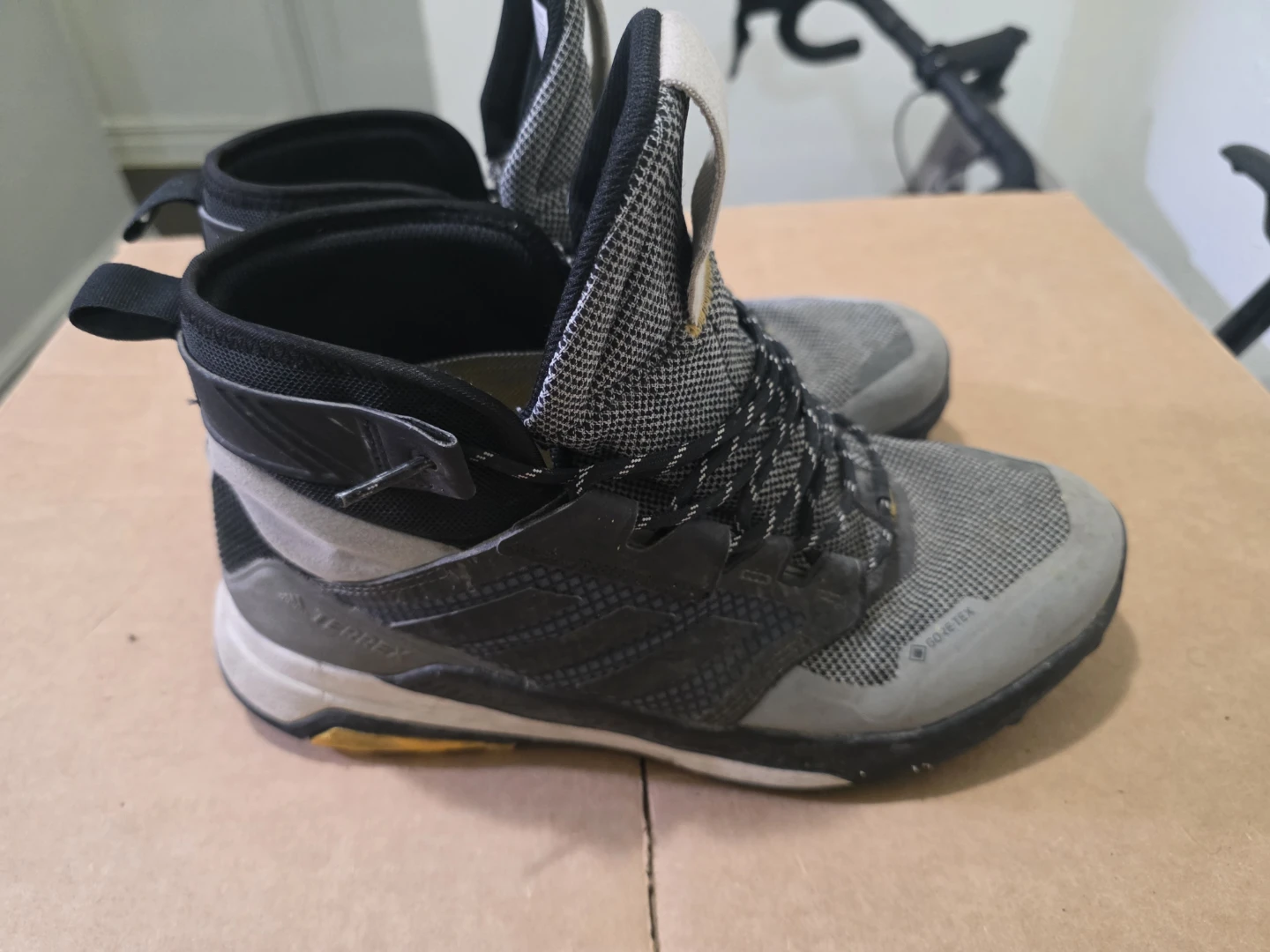 Adidas Terrex Gore-Tex Hiking Boots Size 10.5 - photo 3