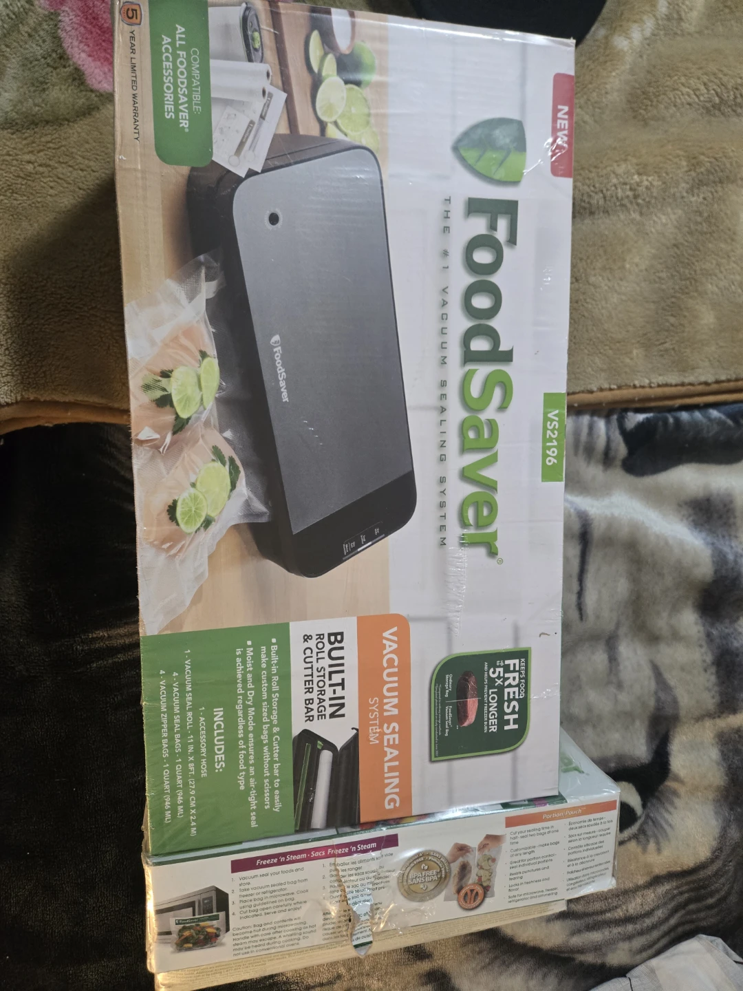 FoodSaver VS2196 Vacuum Sealing System