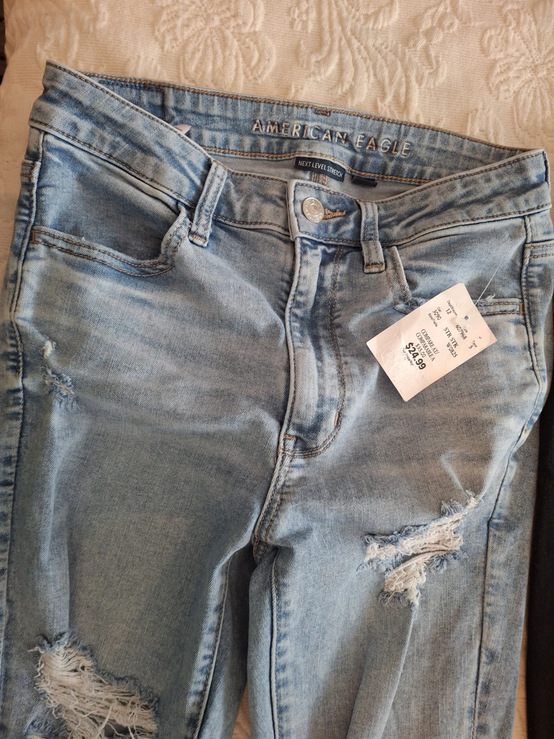 American Eagle Ripped Jeans & Just Black Jeans, size 26 - photo 2