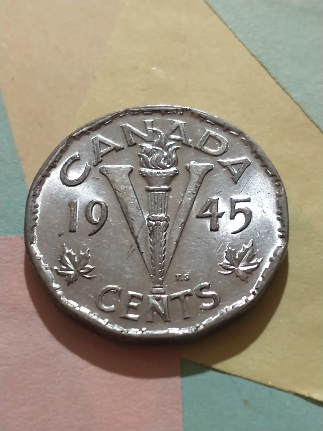 1945 Canada 5 Cent Victory Coin - photo 2