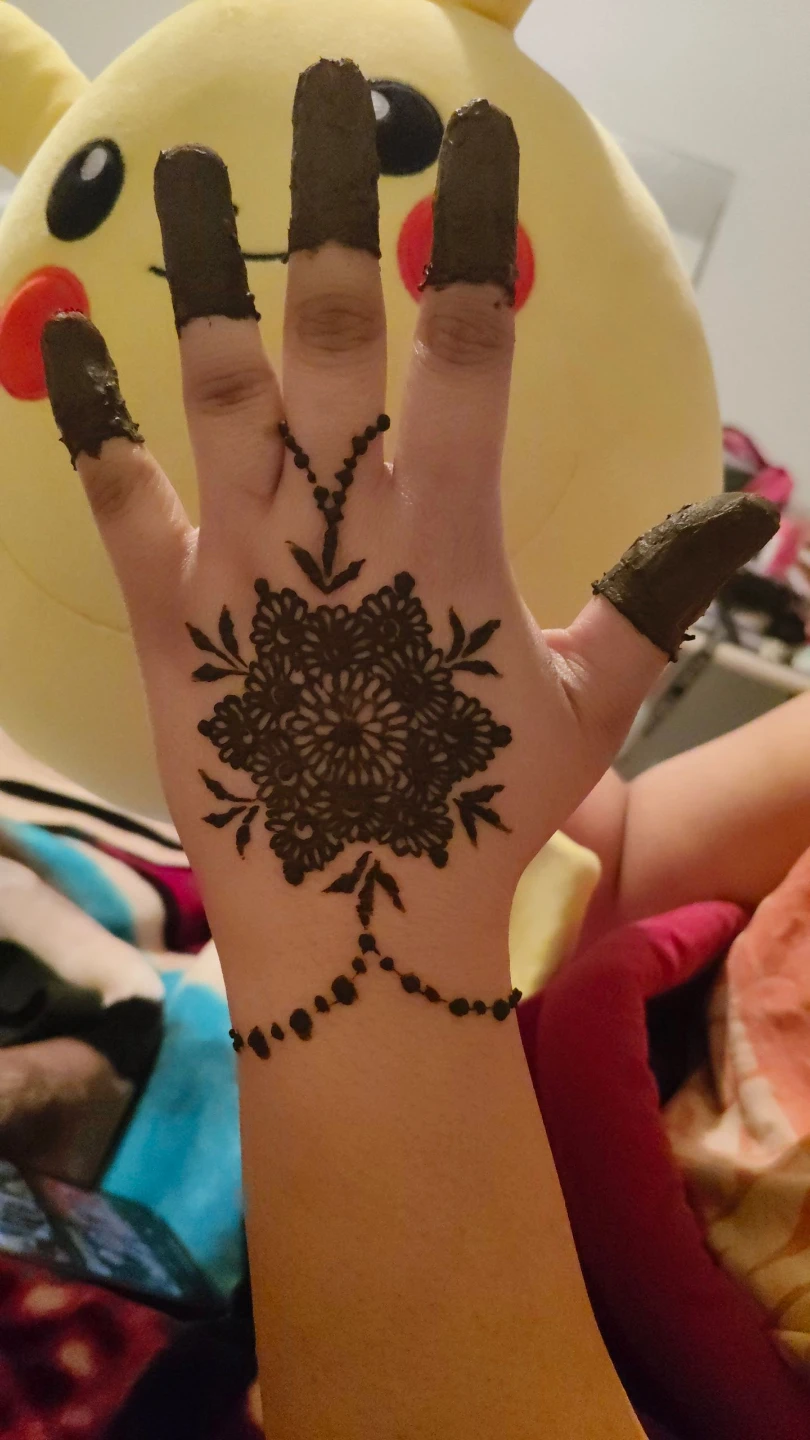 Henna artist - photo 2