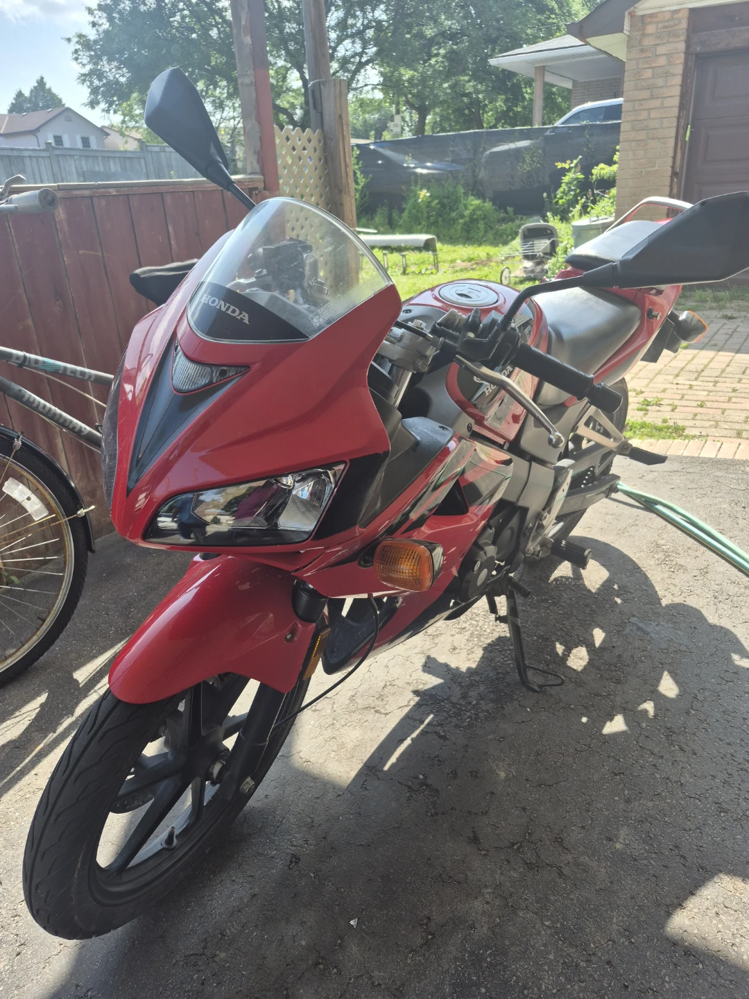 Red Honda CBR 125R Motorcycle 2007 - photo 3