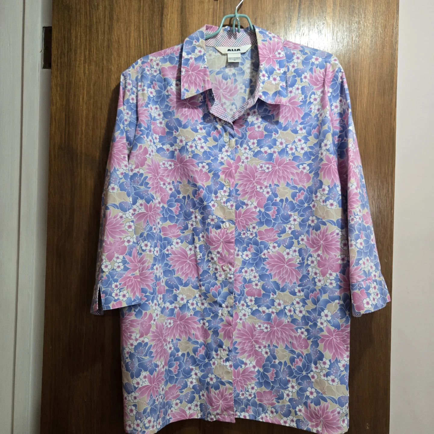 Alia Women's Floral Button-Up Shirt - Size 16