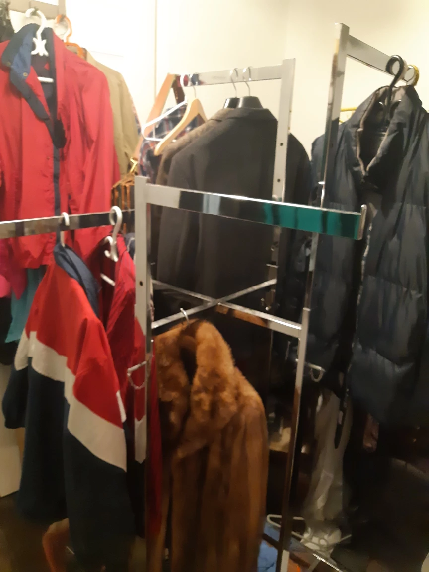clothing rack with adjustable four arms