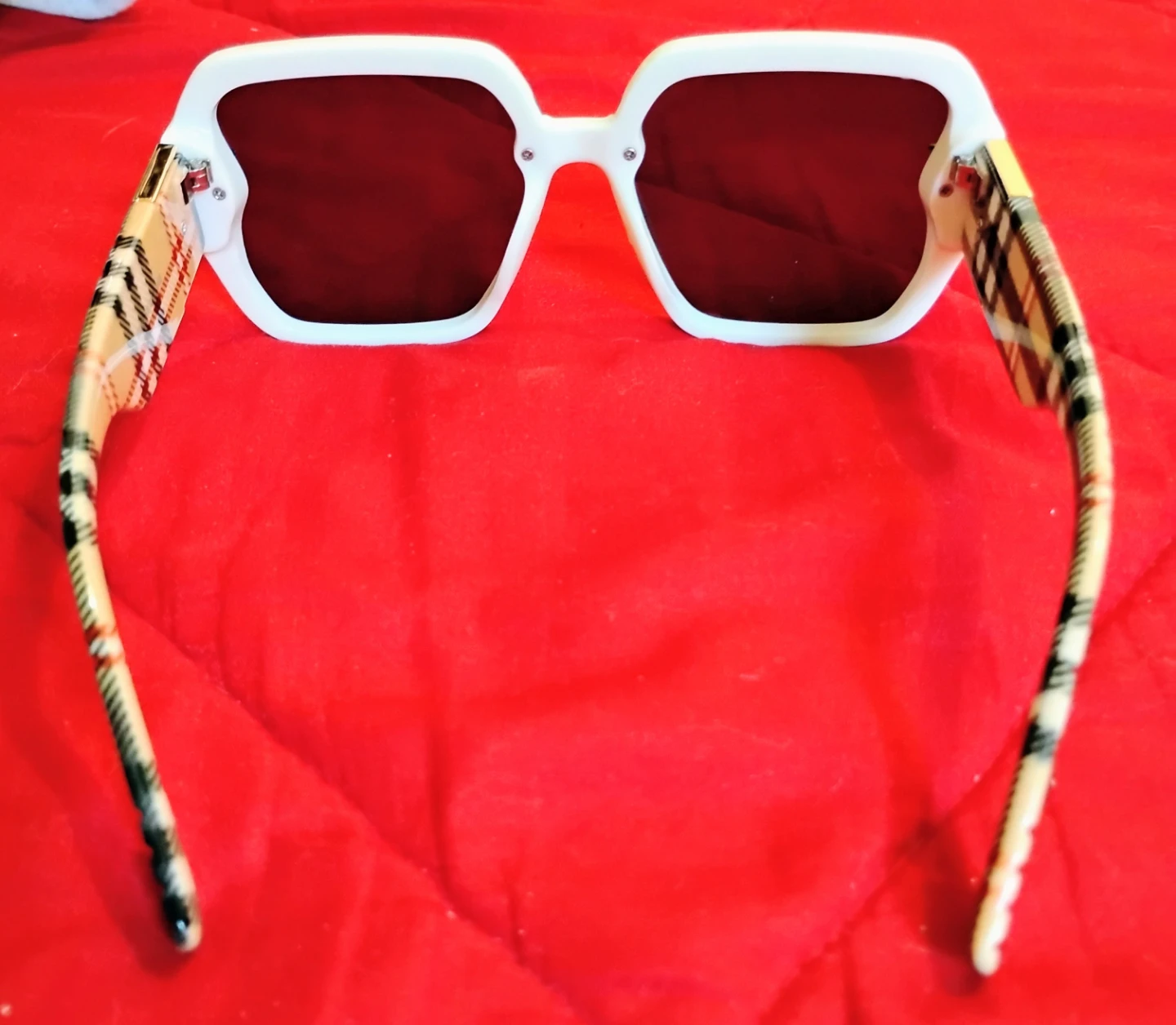 Burberry Sunglasses like new $225 p.u.o. cash only - photo 3