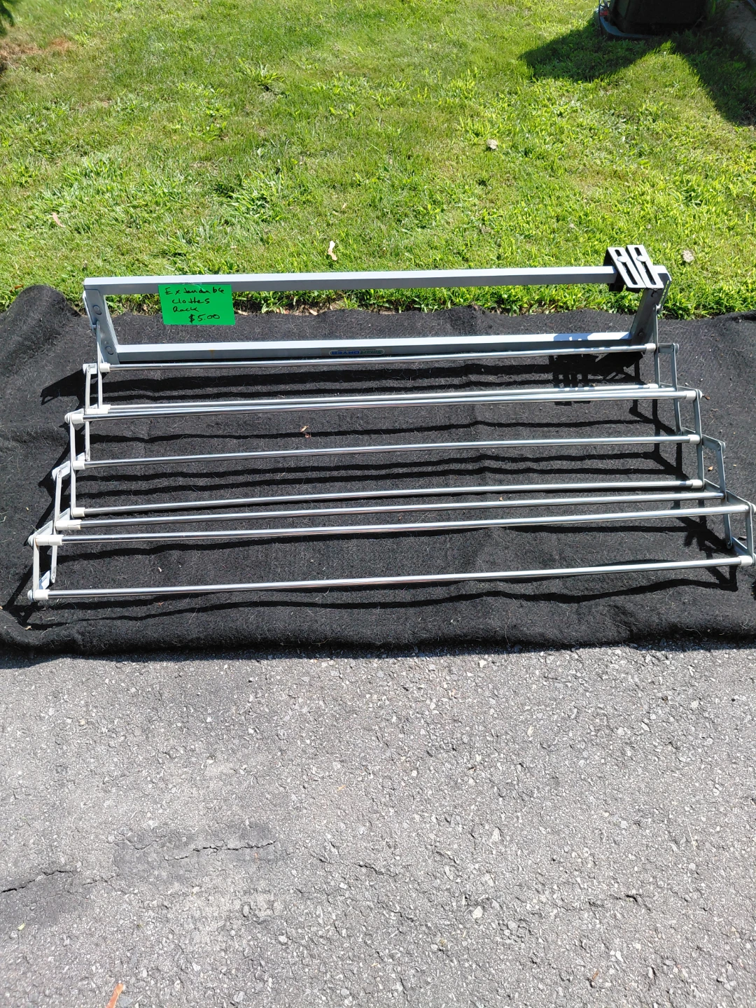 Expandable Clothes Rack