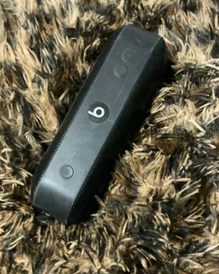 Beats Pill (Black) wireless waterproof Bluetooth speaker - photo 4