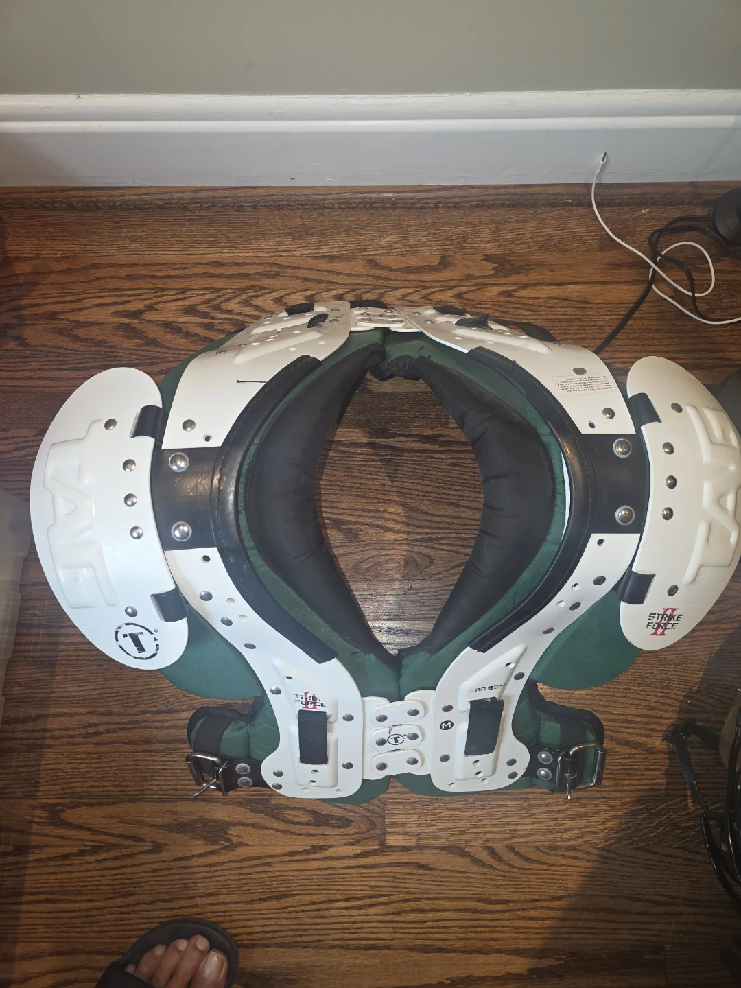 Xenith EPIC Football Helmet + 2 Sets of Lineman Shoulder Pads - photo 2