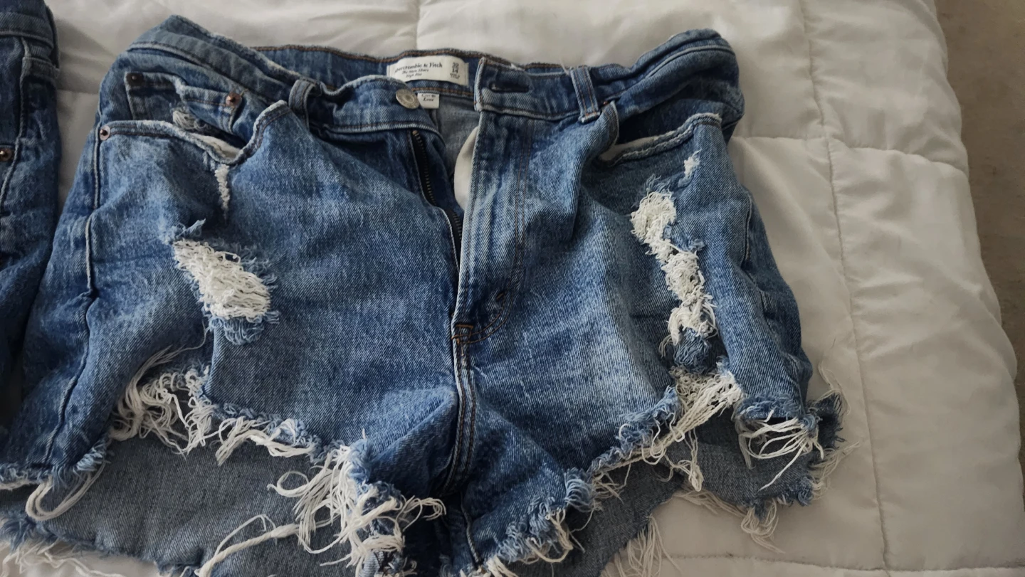 Abercrombie & Fitch The Mom Shorts High Rise