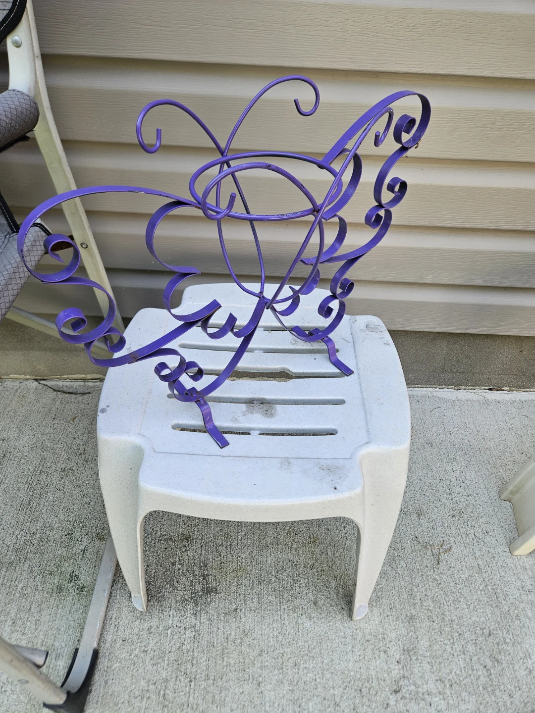Purple Metal Decorative Sculpture and Table