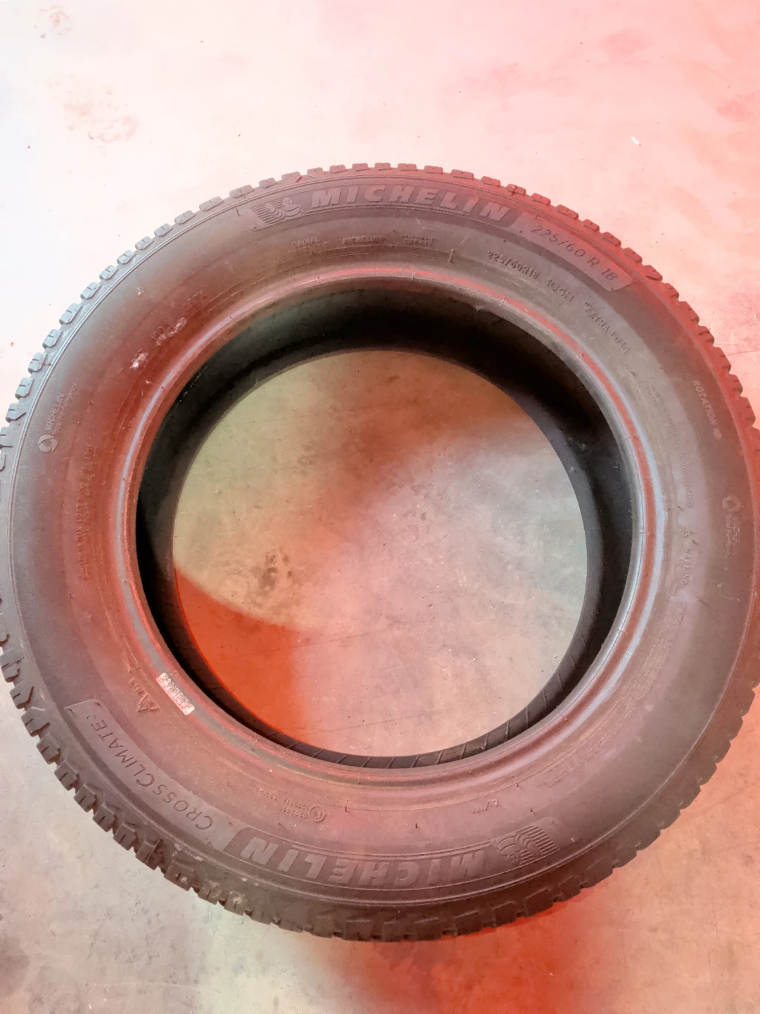 Michelin Cross Climate 2 Tire 225/60 R 18