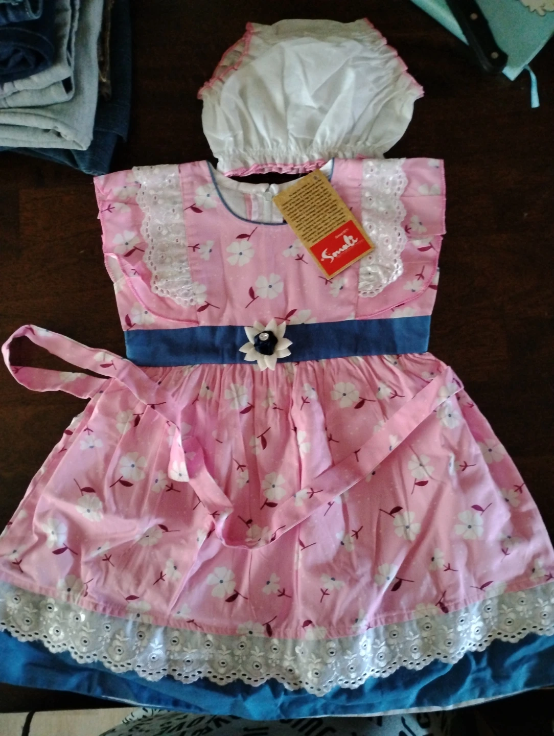 Smali Baby Girl Dress with Bonnet
