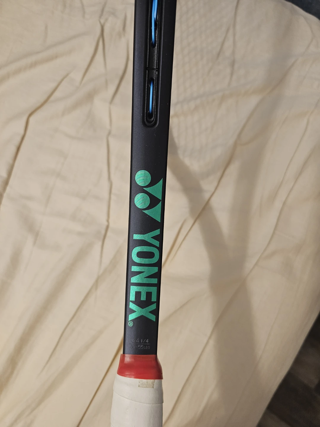 Yonex VCore Pro 100L tennis racquet - photo 4