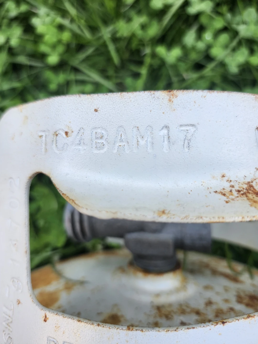 20 lb BBQ Propane Tanks Empty 4 Years Left - photo 3