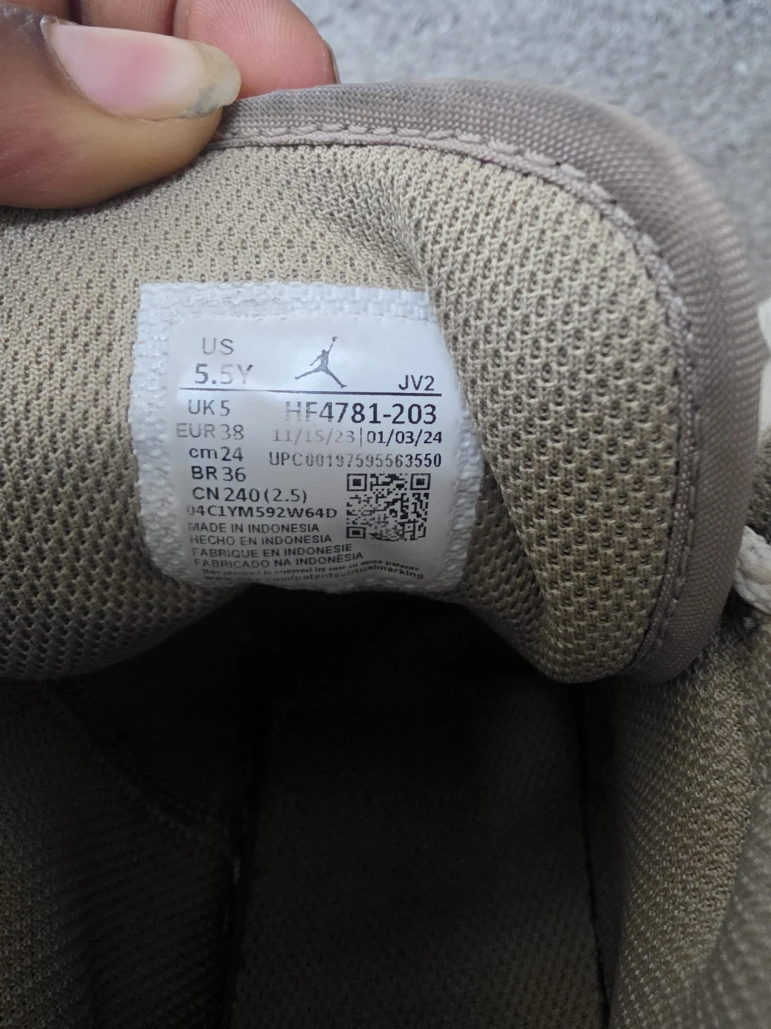 Jordan 1 cream shoes - photo 3