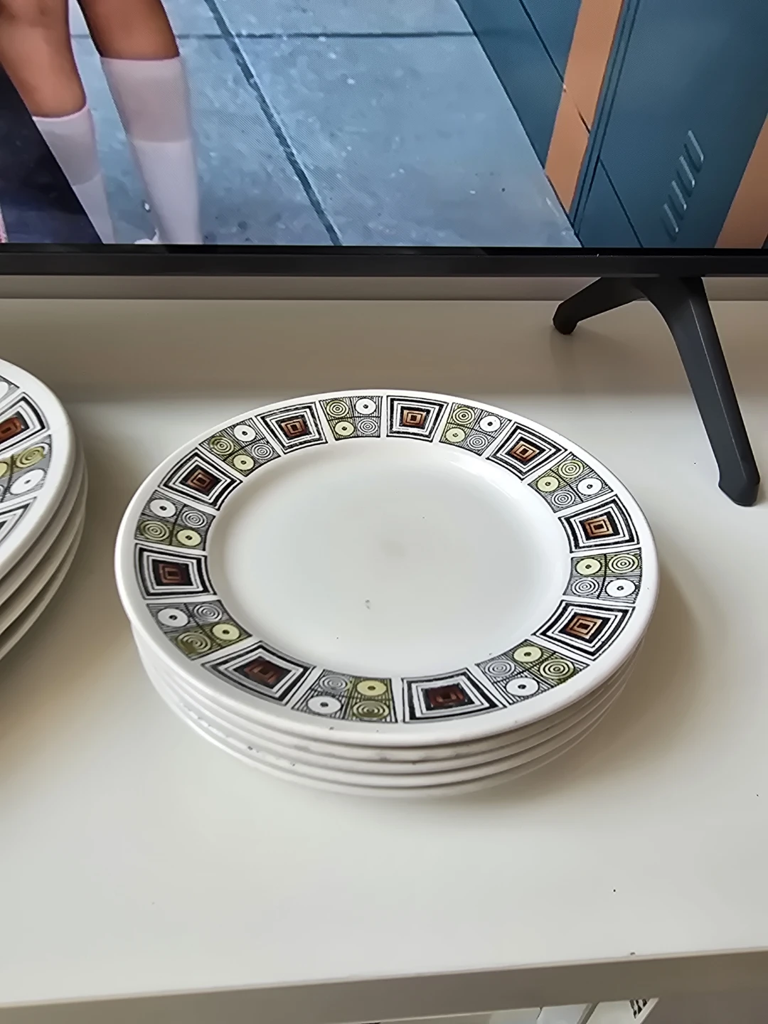Set of Mix Size Retro Ceramic Dinner Plates - photo 2