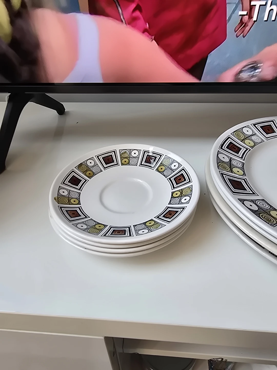 Set of Mix Size Retro Ceramic Dinner Plates - photo 3