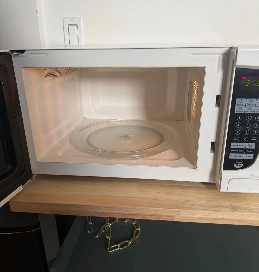 Avanti White Microwave Oven - photo 2