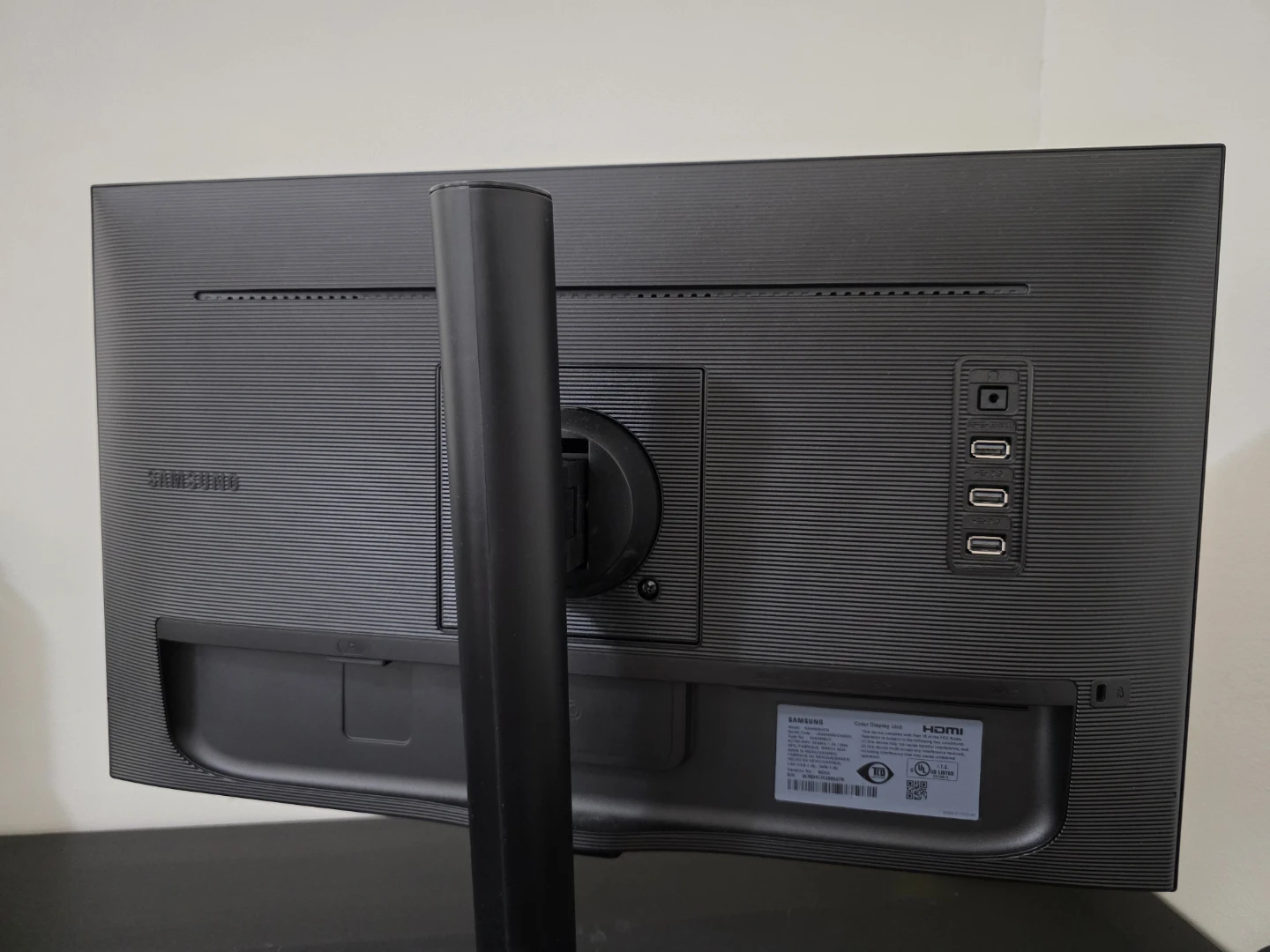 Samsung 24" WQHD 75Hz 5ms IPS USB-C Monitor - photo 4