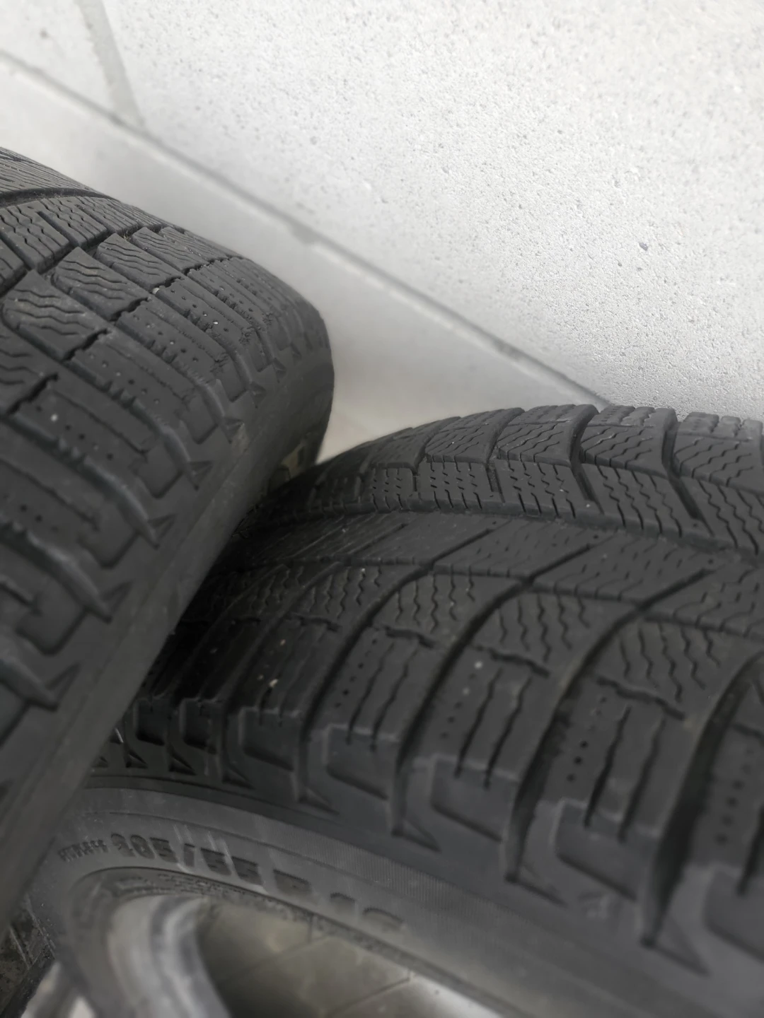 Michelin Xi3 Winter Tires - 205/55R/16 (Set of 4 tires)