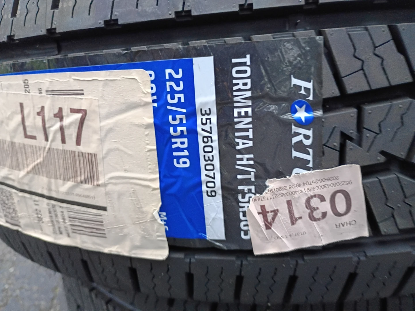 Two brand new tires 225 55 19 - photo 3